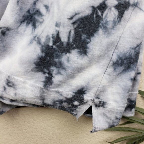 XCVI Wearables Lagenlook Tie Dye Print Tunic Top Sweatshirt V-neck size Large - Picture 12 of 13